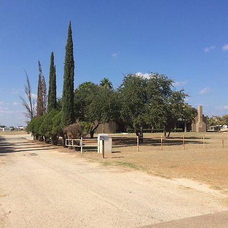 Frio Inn Pearsall エクステリア 写真