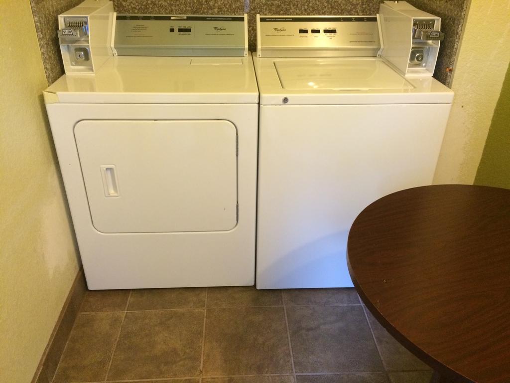 Frio Inn Pearsall エクステリア 写真